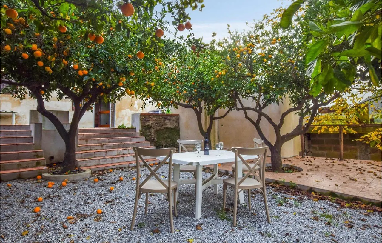 Cozy Home In Santa Lucia Del Mela With Kitchen Italia