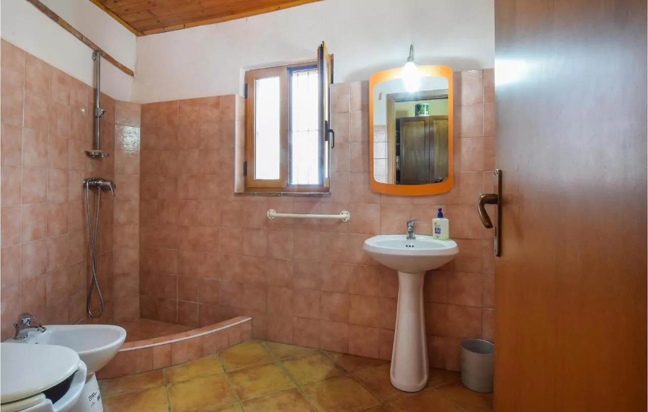 Cozy Home In Santa Lucia Del Mela With Kitchen Holiday home