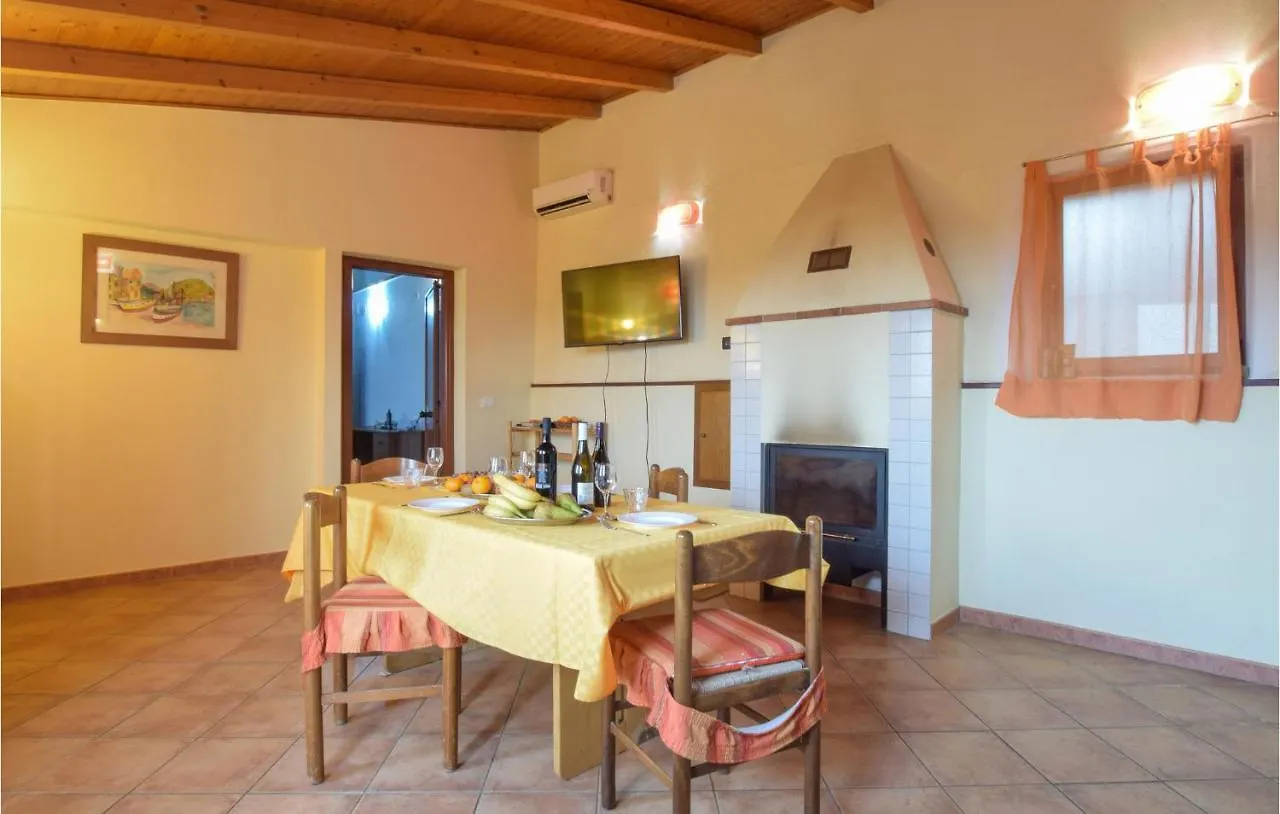 Cozy Home In Santa Lucia Del Mela With Kitchen Italia