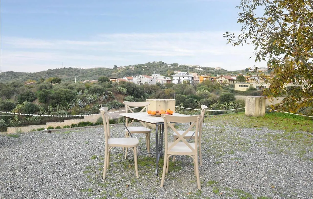 Cozy Home In Santa Lucia Del Mela With Kitchen